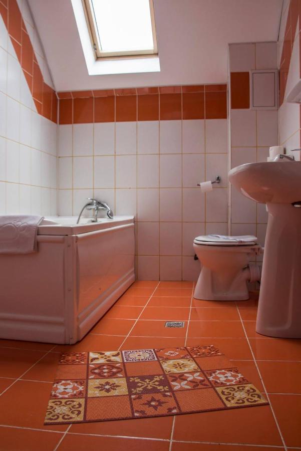 Pensiunea Octogon Piatra Neamţ エクステリア 写真